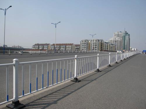 道路<a href='http://www.linfen8.cn' target='_blank'><u>護欄</u></a>