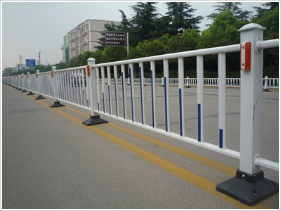 道路<a href='http://www.linfen8.cn' target='_blank'><u>護欄</u></a>